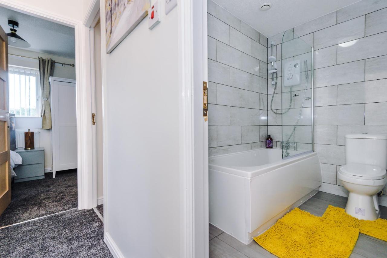 Stylish 4 Bedroom Home Close To Manchester City Centre Exterior photo